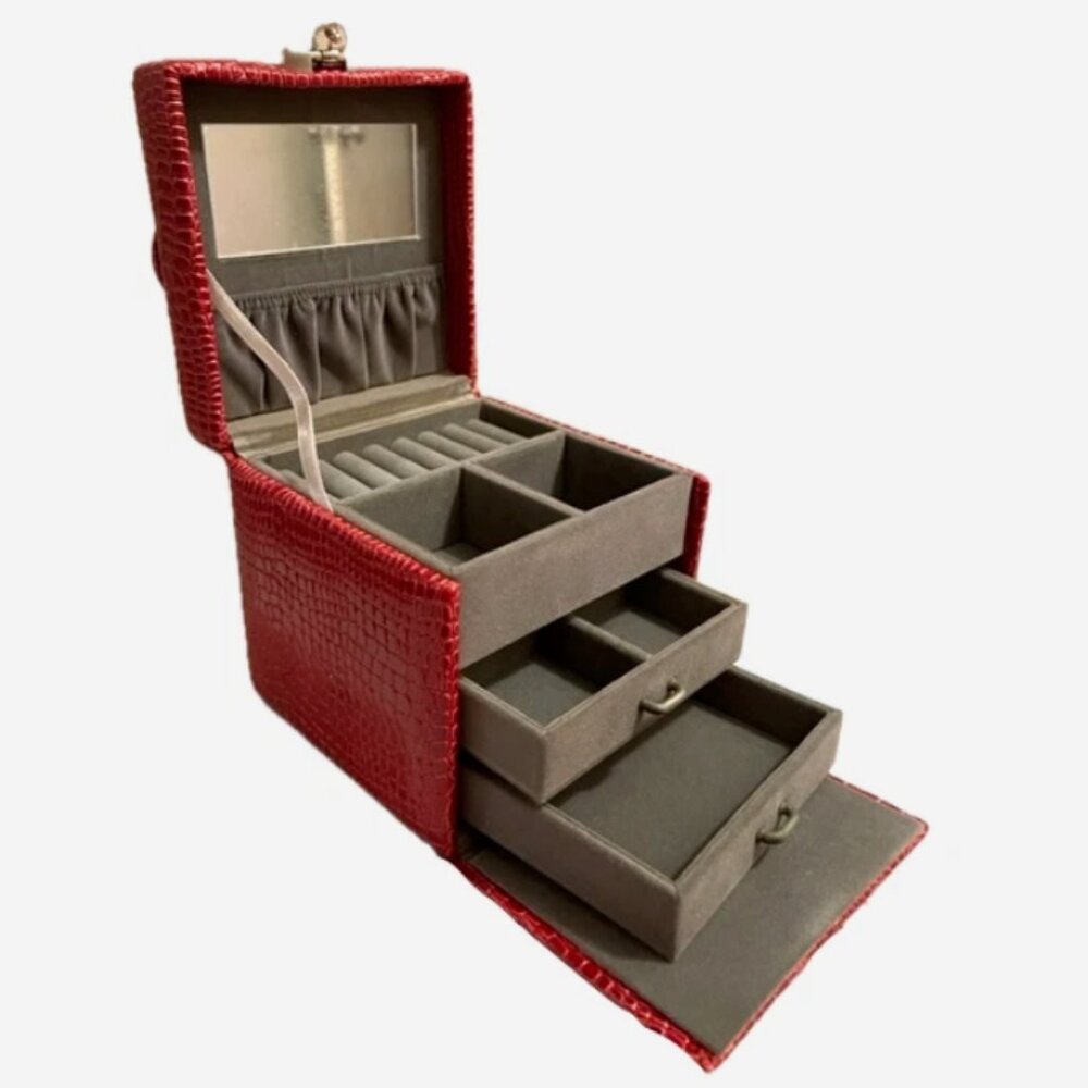 Dillard’s Vintage Y2K Red Cubed Jewelry Box NWOT – Hard to Find Collectible - Picture 3 of 5